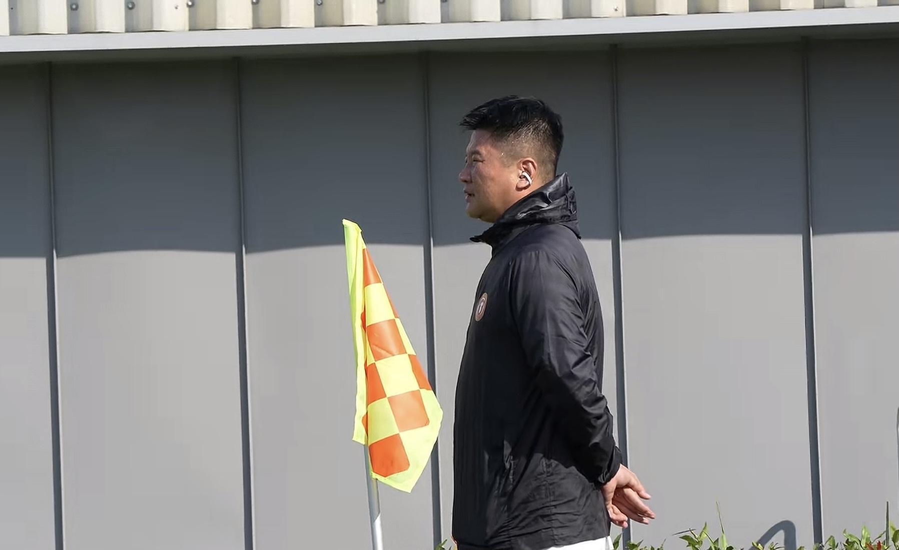 华体会体育官方网站-阿尔瓦罗带着彭啸踢铁人四叉戟冲击 李金羽不会飘 泰山队拒绝爆冷